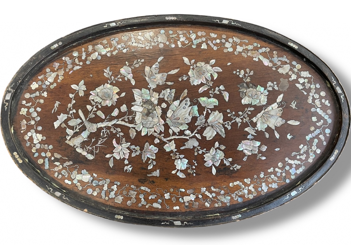 Important plateau indochinois en nacre motif papillons