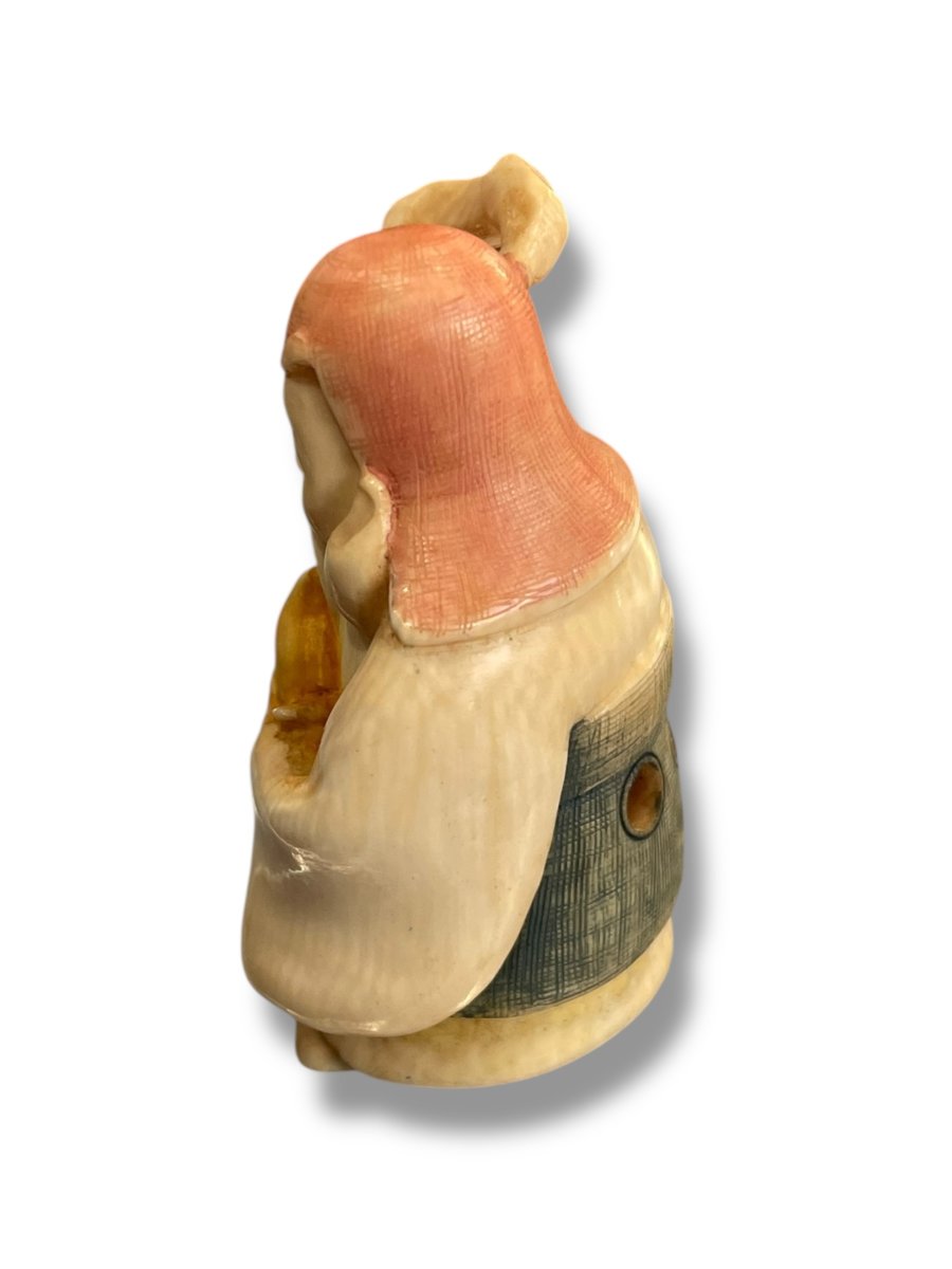 Netsuke sage tenant une pêche de longévité`-photo-3