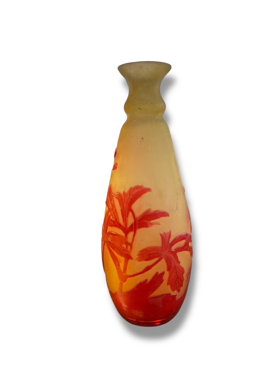 Vase Gallé en pâte de verre rouge et jaune-photo-3