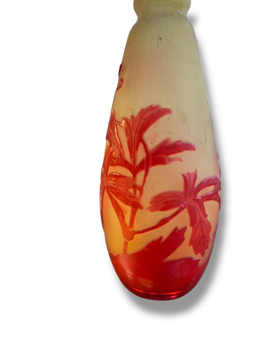 Vase Gallé en pâte de verre rouge et jaune-photo-4
