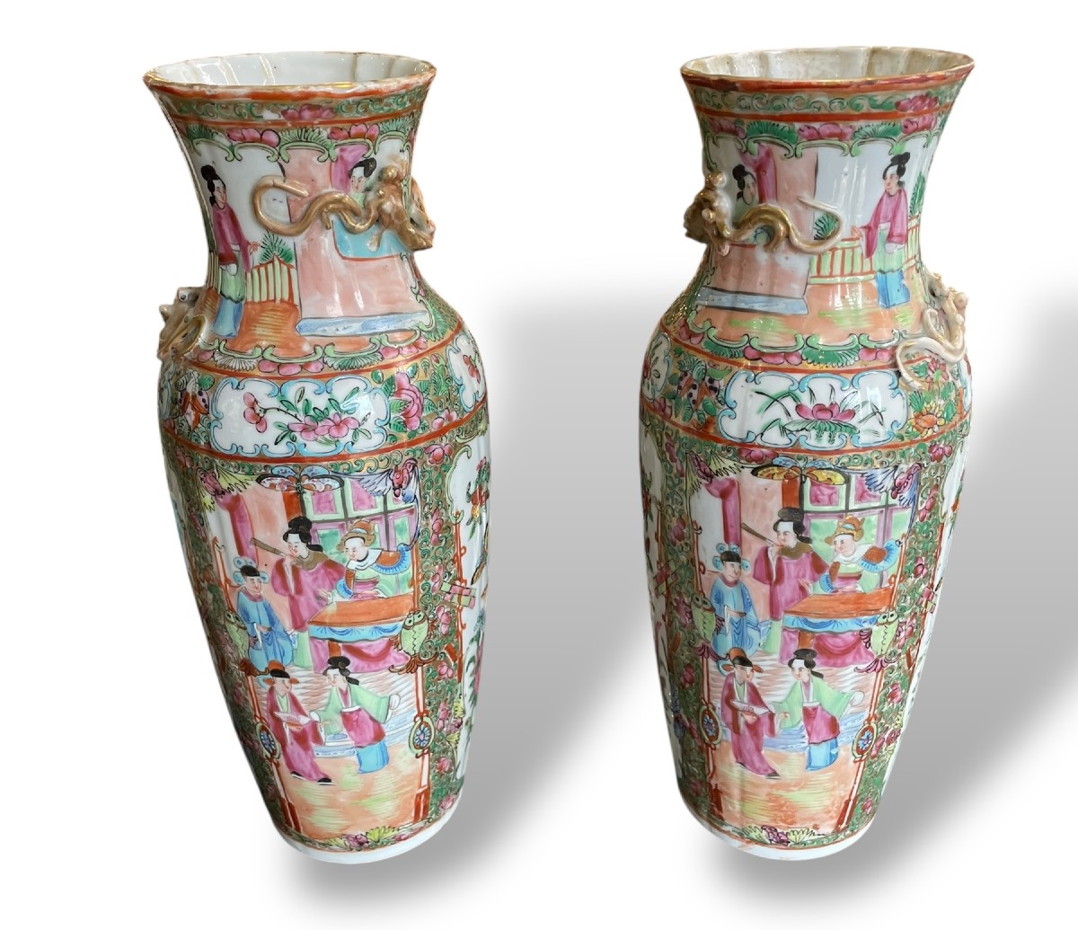 Paire de vases en Porcelaine de Canton 