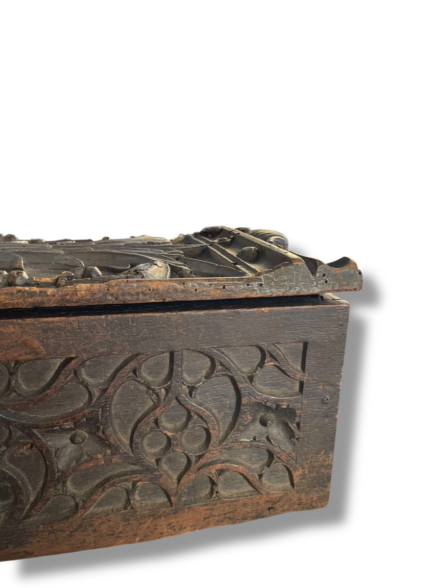 18th Century Carved Wooden Box-photo-2