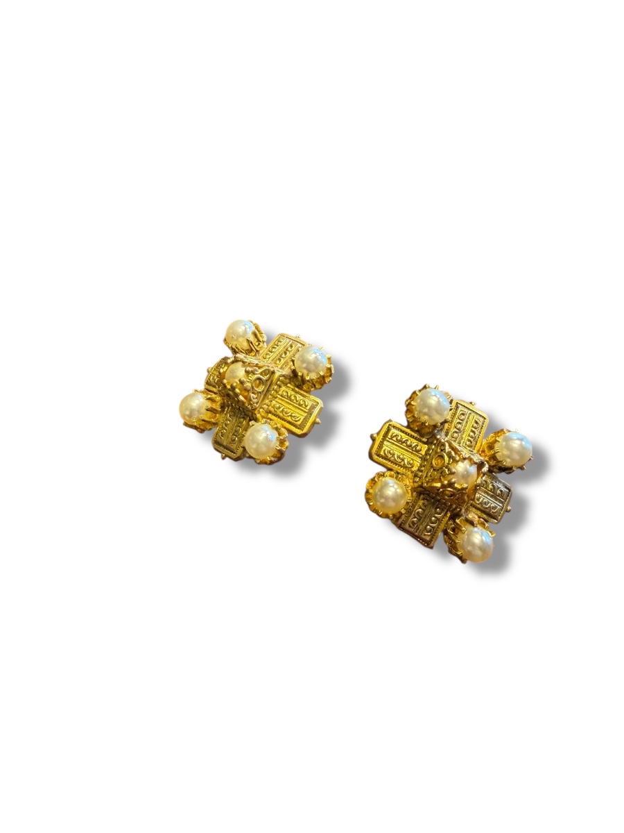 Paire de boucles d’oreilles dlg Chanel