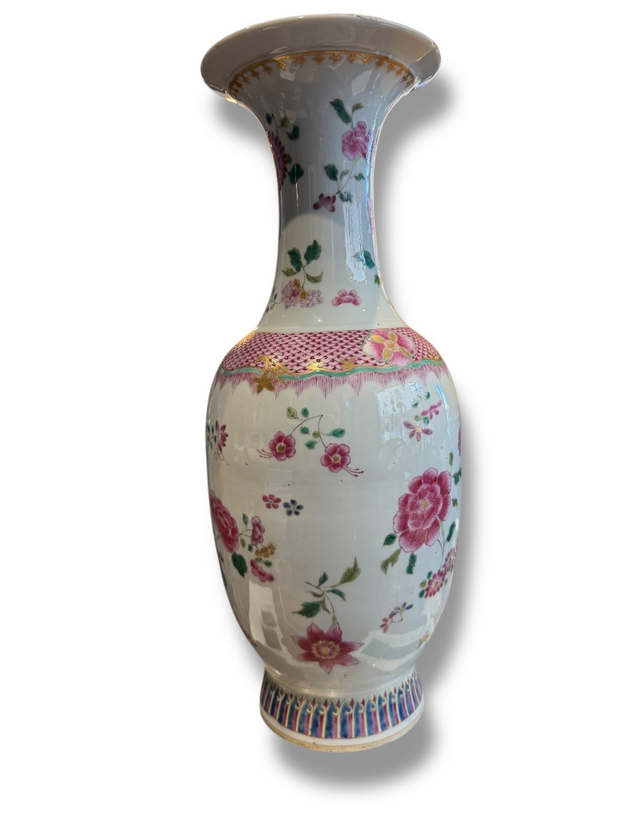 Double Circle Famille Rose Porcelain Vase