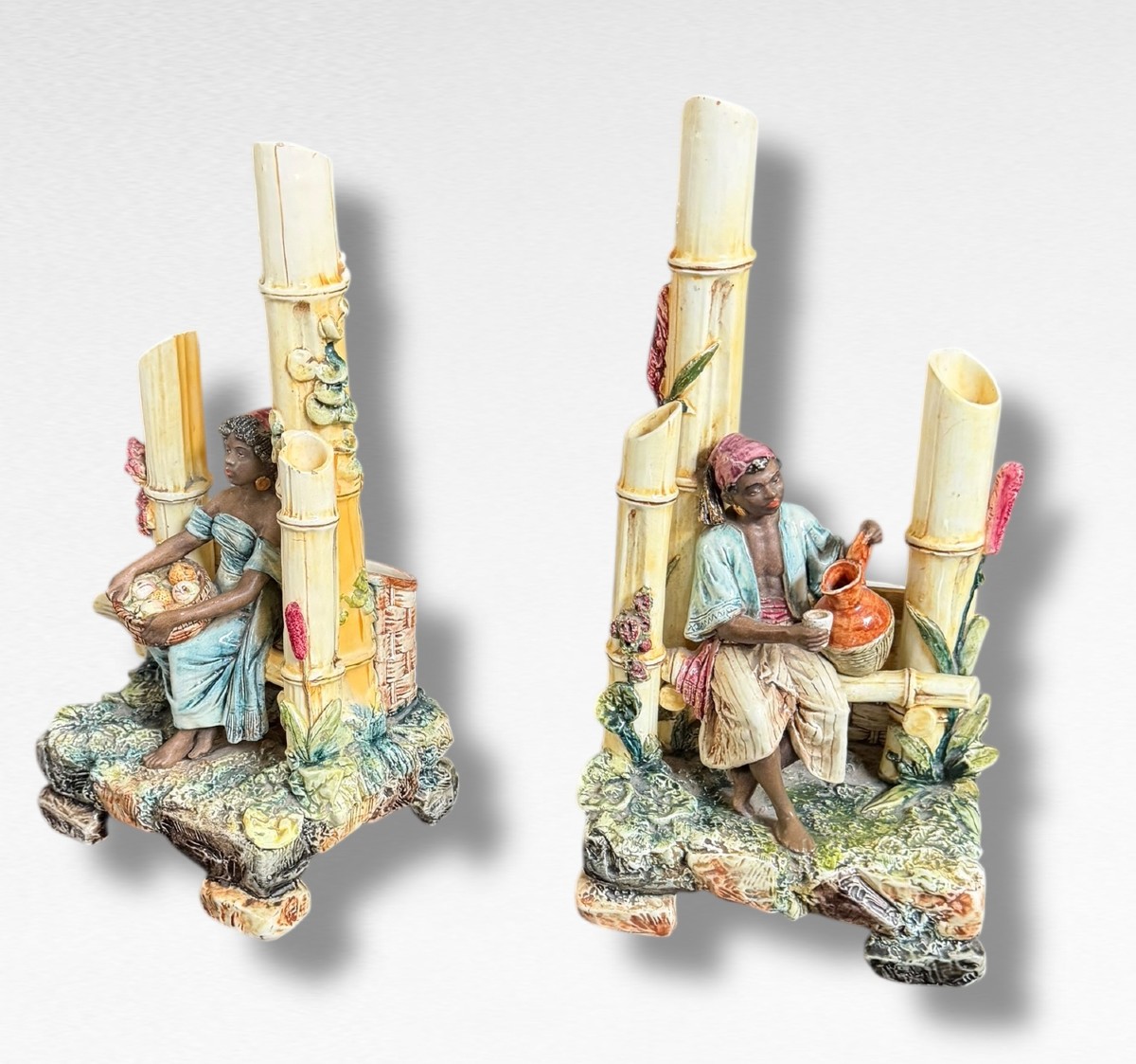 Nubiens Paire de jardinières en barbotine