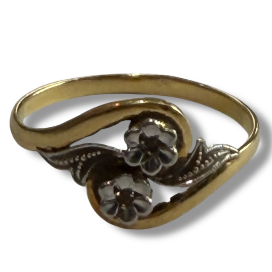 18-karat Gold Flower Motif Ring
