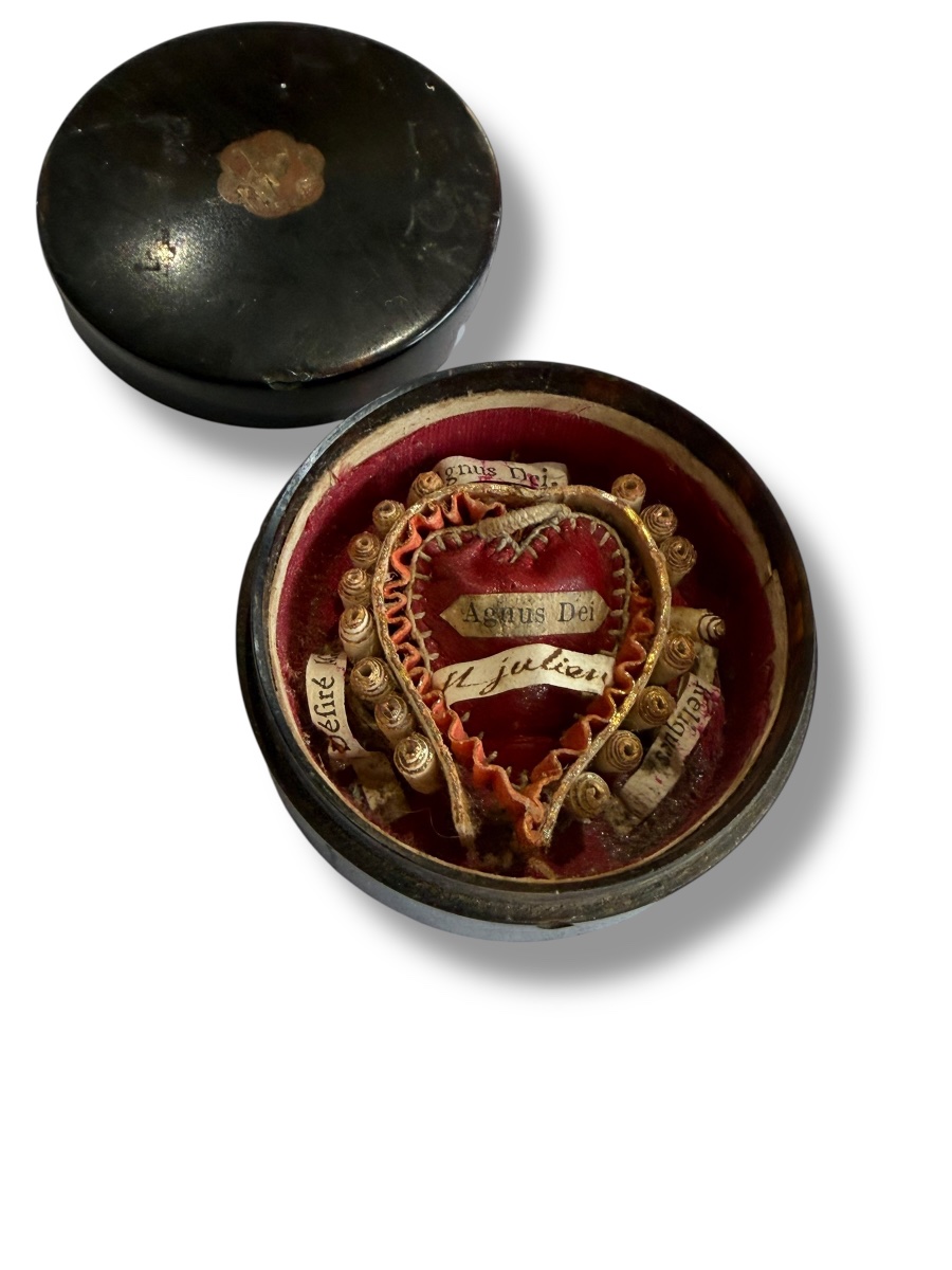 Boîte reliquaire motif coeur-photo-4