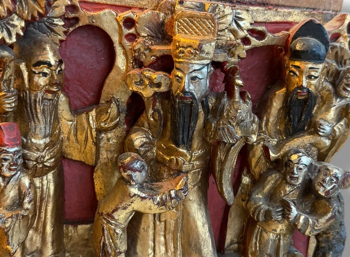 Bas relief en bois polychrome doré Chiné XIXeme-photo-1
