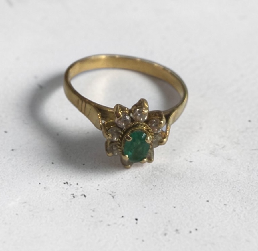 Bague émeraude et or jaune 18 carats 