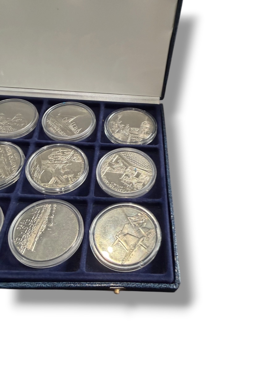Les Grands Transatlantiques galerie numismatique 12 médailles -photo-1