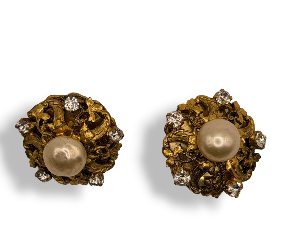 CHANEL paire de boucles d'oreilles vintage 