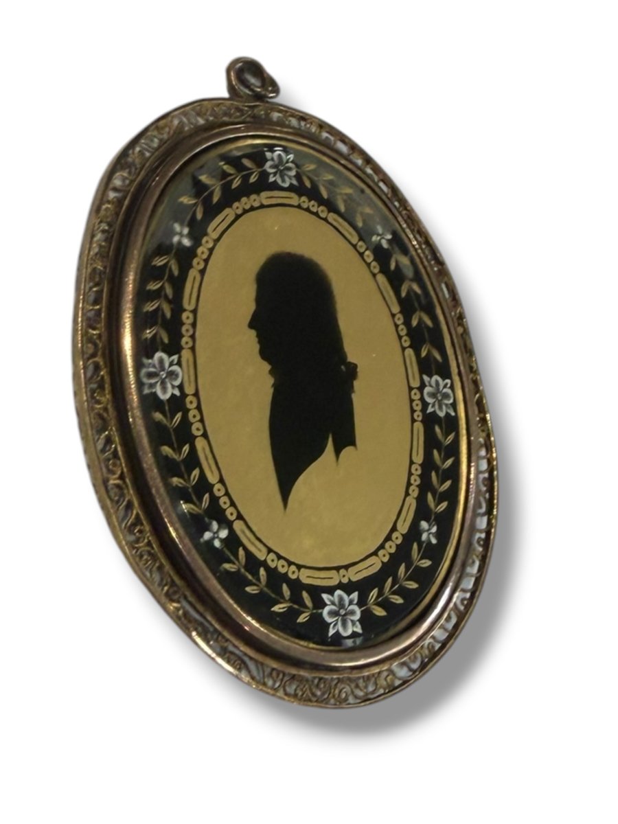 Silhouette On Eglomised Glass John Butterworth-photo-2