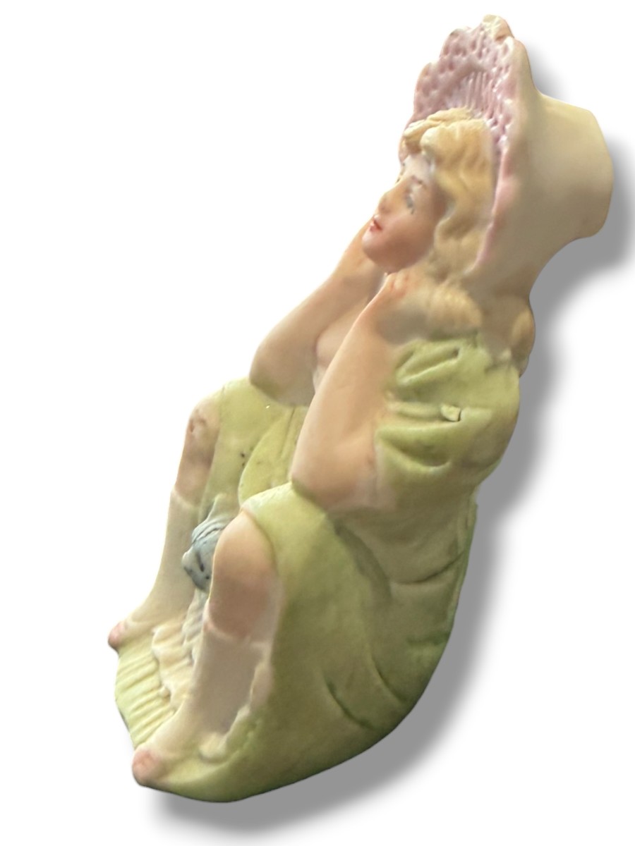EROTICA CURIOSA sujet érotique biscuit polychrome
