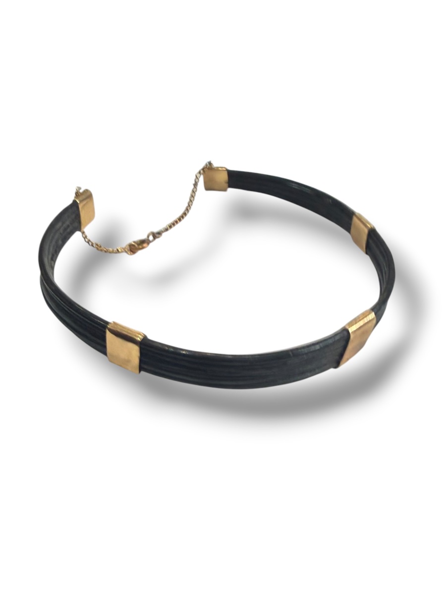 Bracelet or et tresses -photo-1
