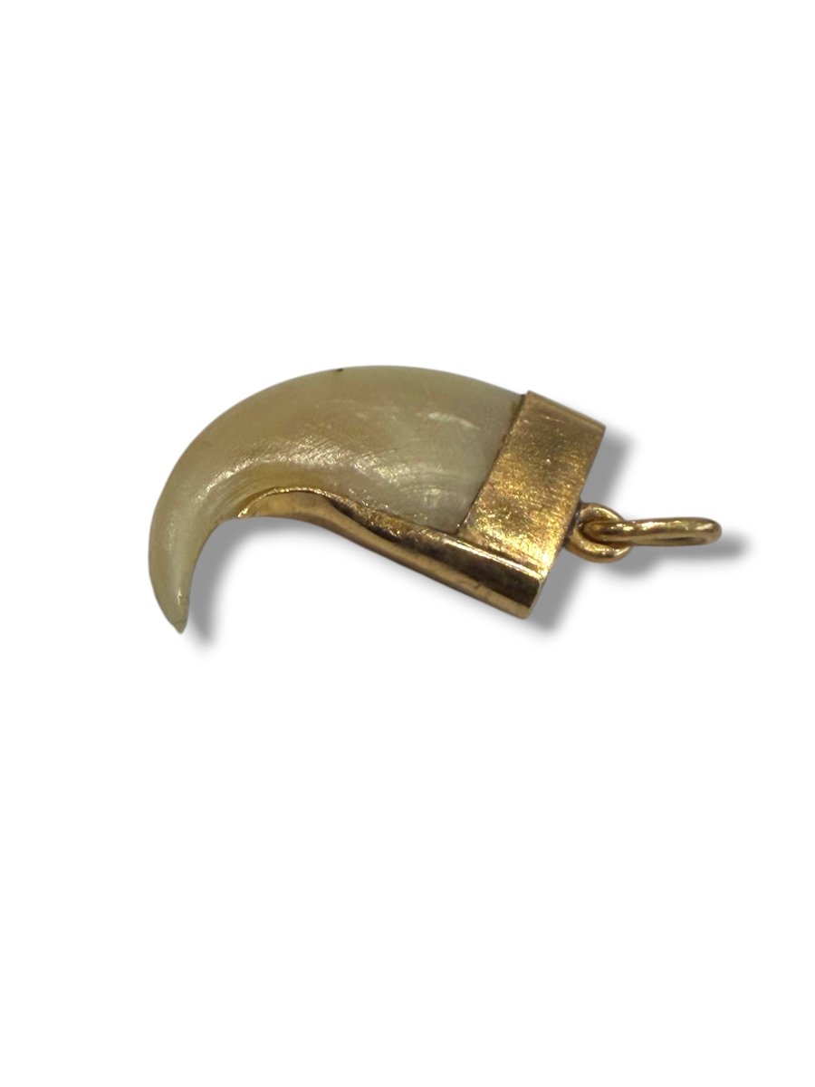 18-karat Gold Claw-set Pendant-photo-2