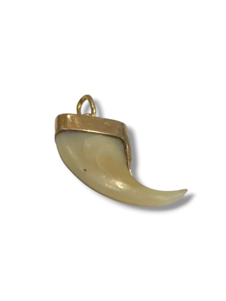 18-karat Gold Claw-set Pendant-photo-3