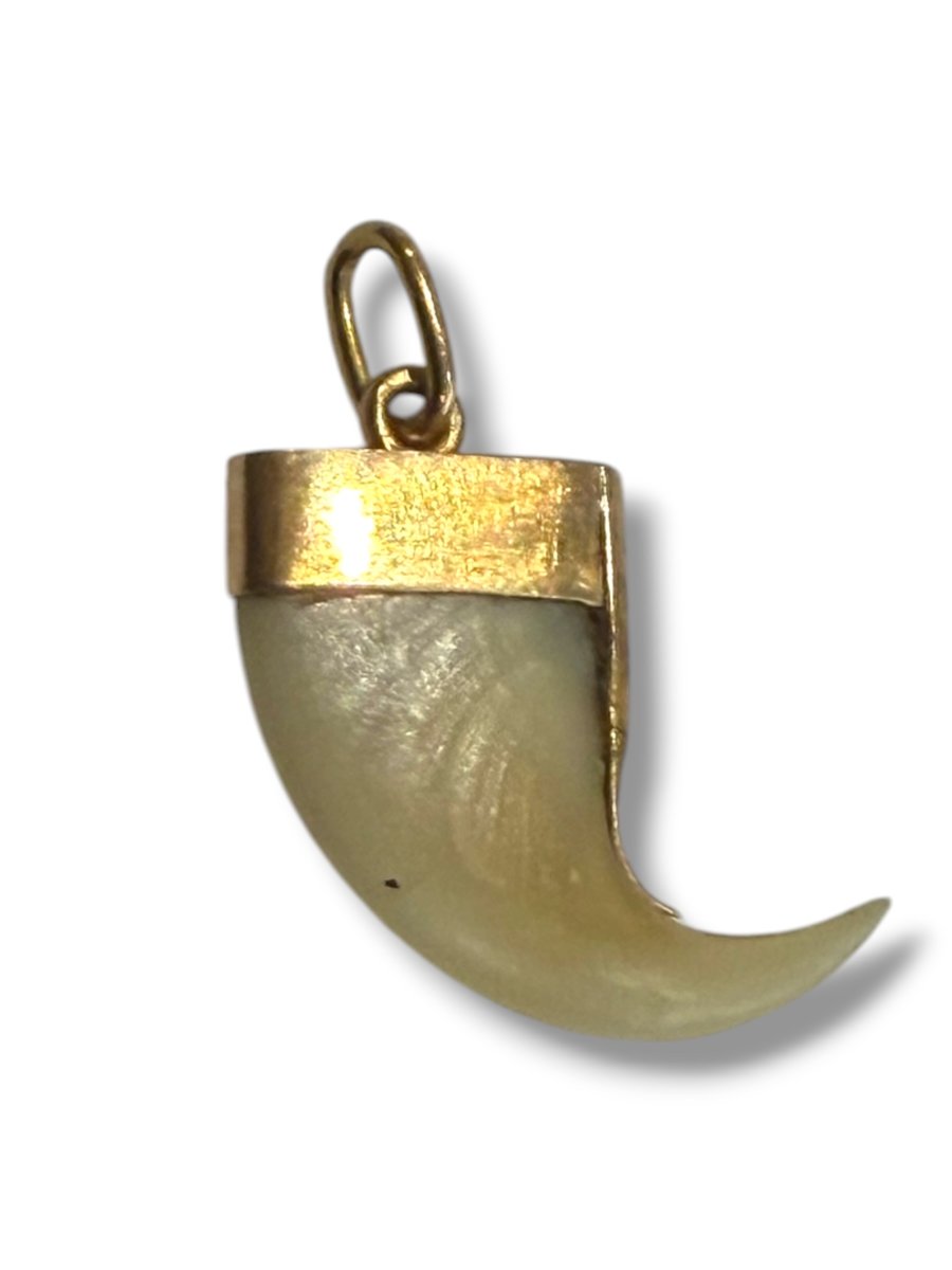 18-karat Gold Claw-set Pendant-photo-5