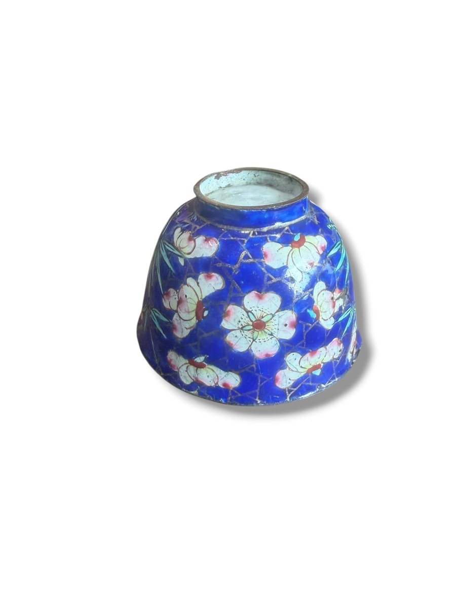 19th-century Canton Enamel Teacup-photo-2