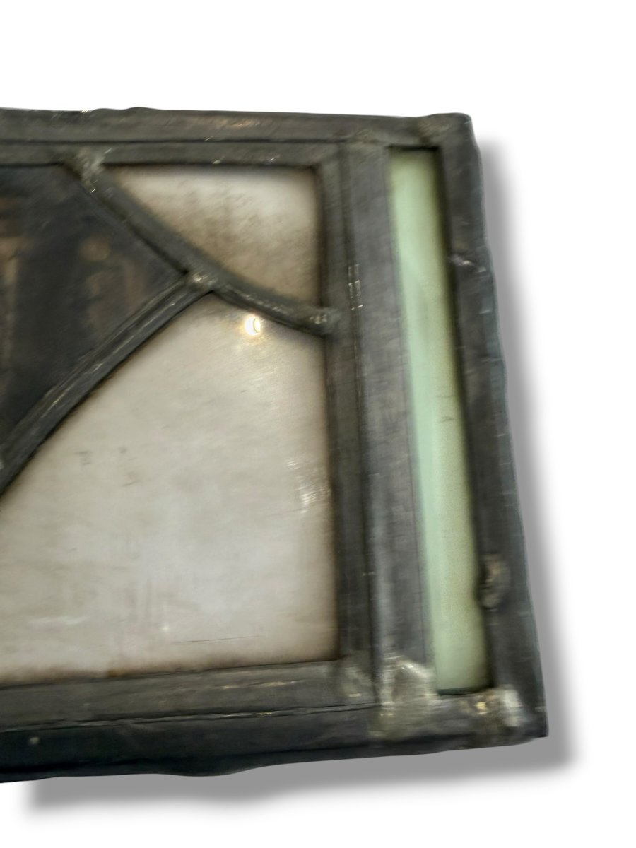 Small Stained-glass Window With A Column Motif-photo-2