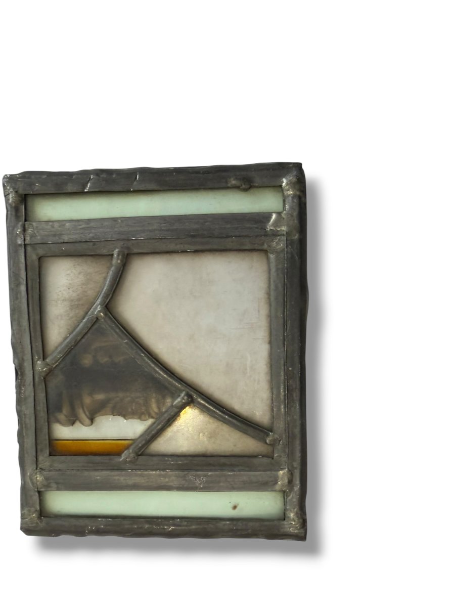 Small Stained-glass Window With A Column Motif-photo-4