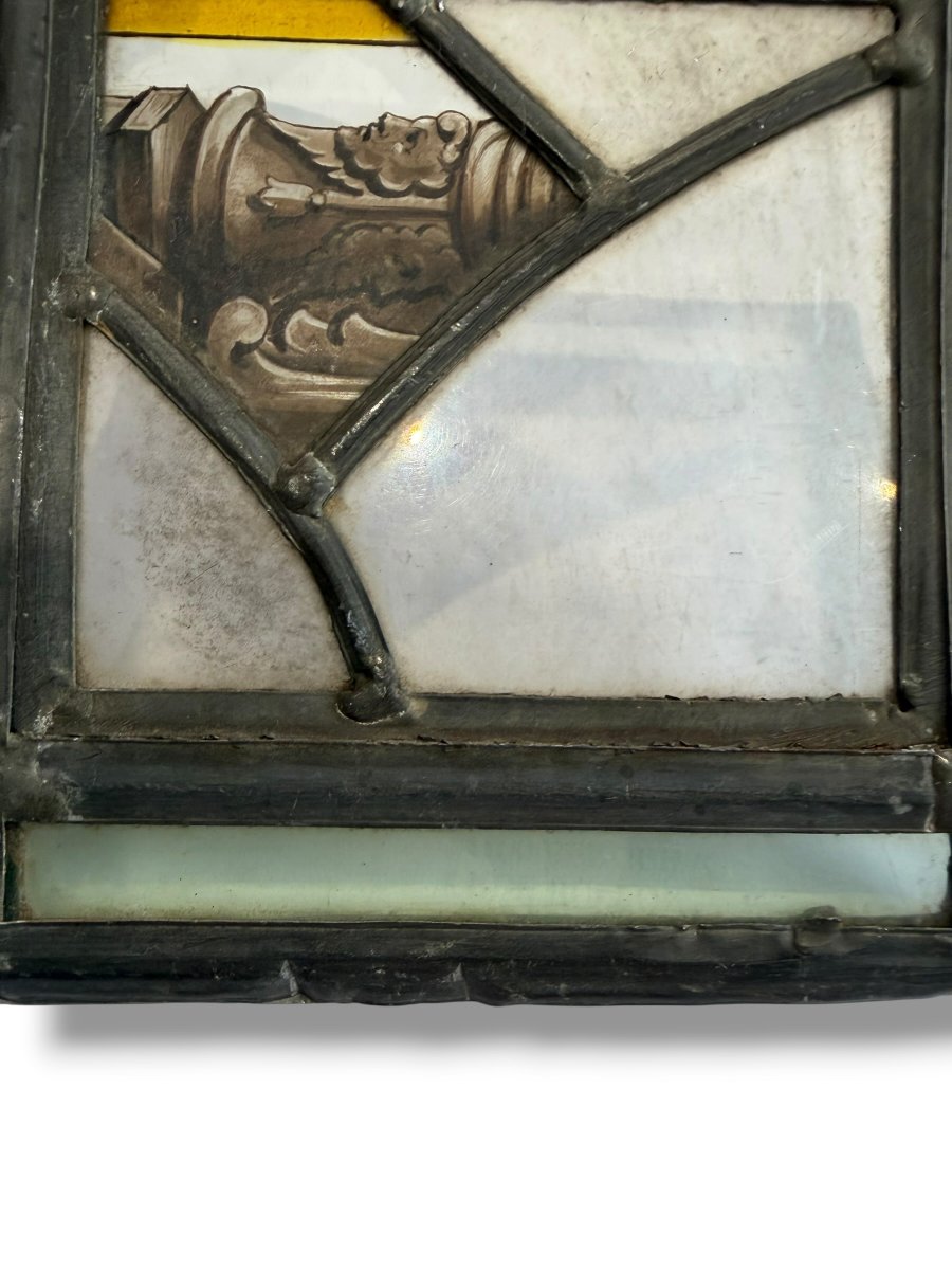 Small Stained-glass Window With A Column Motif-photo-1