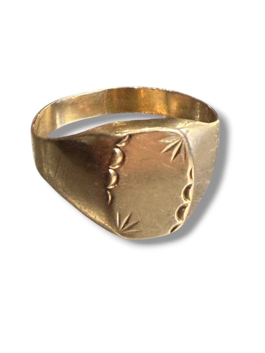 Gold Signet Ring With A Sun-shaped Setting-photo-3