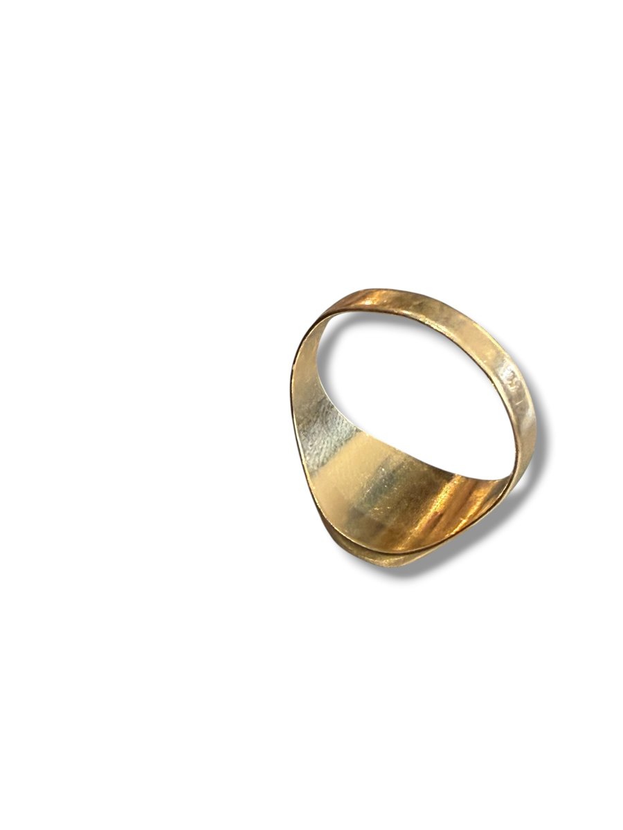 Gold Signet Ring With A Sun-shaped Setting-photo-2