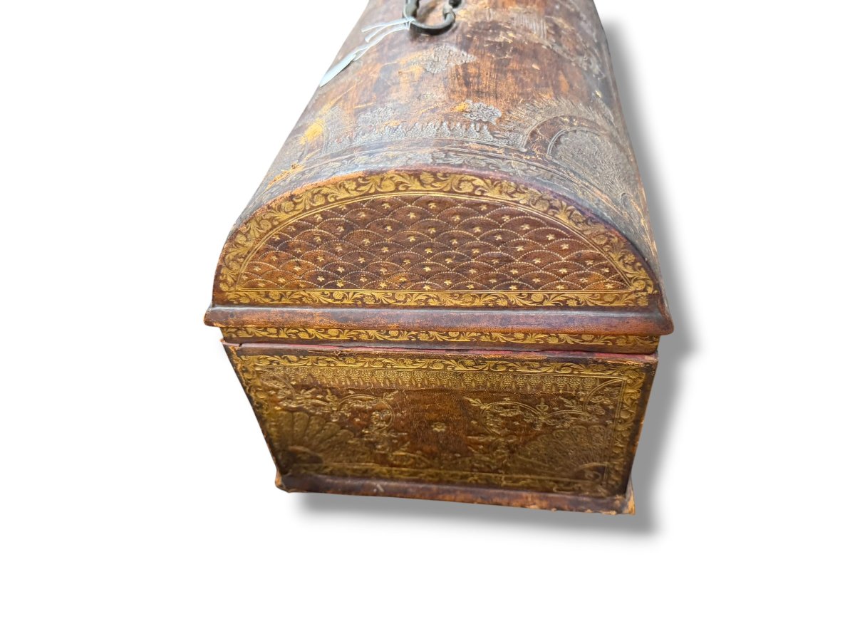 Leather Box With A Domed Lid -photo-6