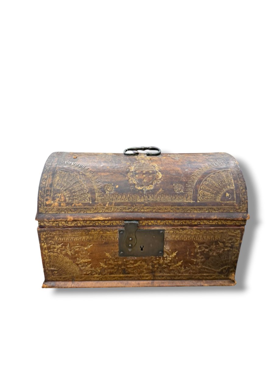 Leather Box With A Domed Lid -photo-8