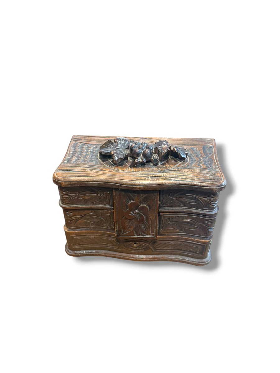 Black Forest Jewelry Box-photo-2