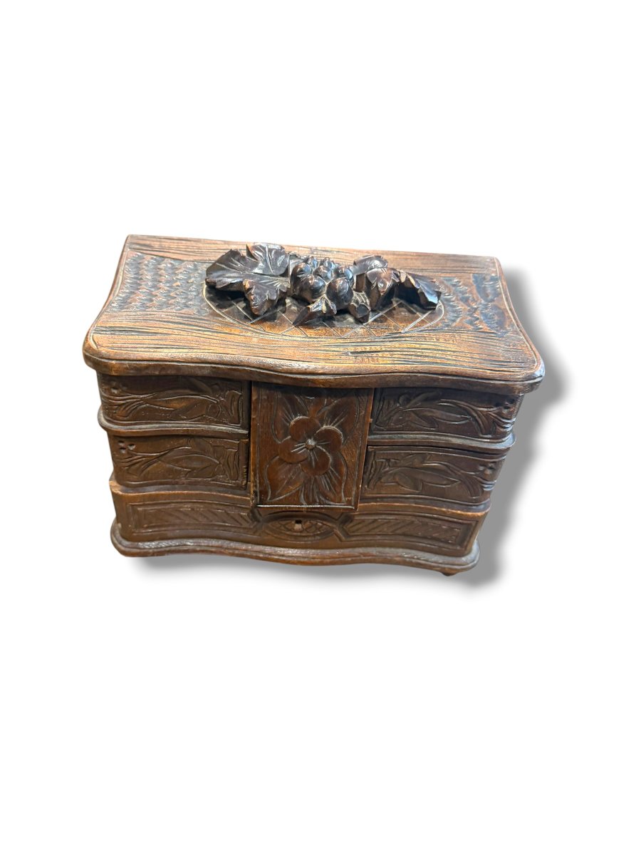 Black Forest Jewelry Box-photo-6
