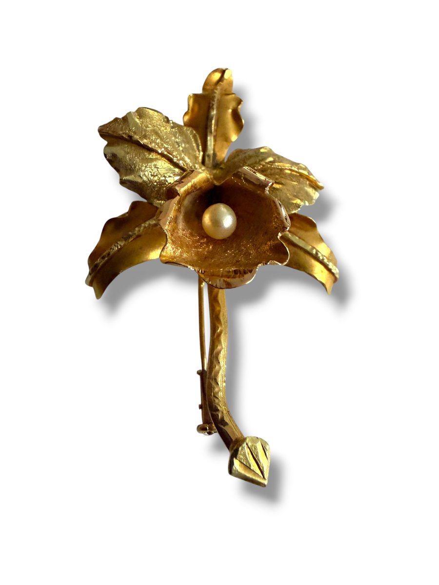 Broche en or motif fleur