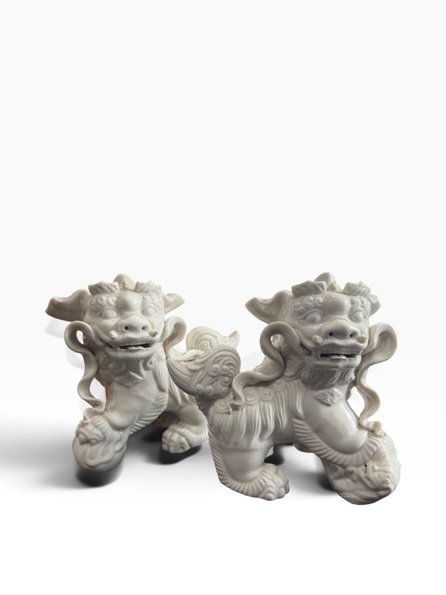 Pair Of Fô Dogs Made Of White Dehua Porcelain-photo-3