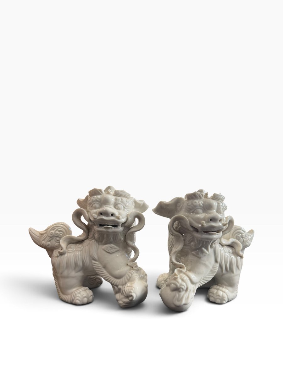 Pair Of Fô Dogs Made Of White Dehua Porcelain-photo-1
