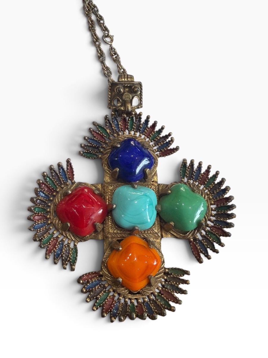 Castlecliff Pendant, Designed By Lary Vrba-photo-8