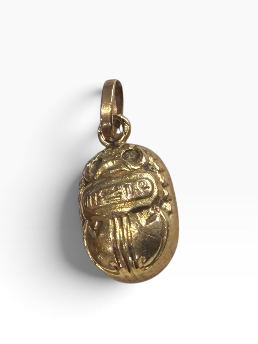 Pendentif scarabée en or 