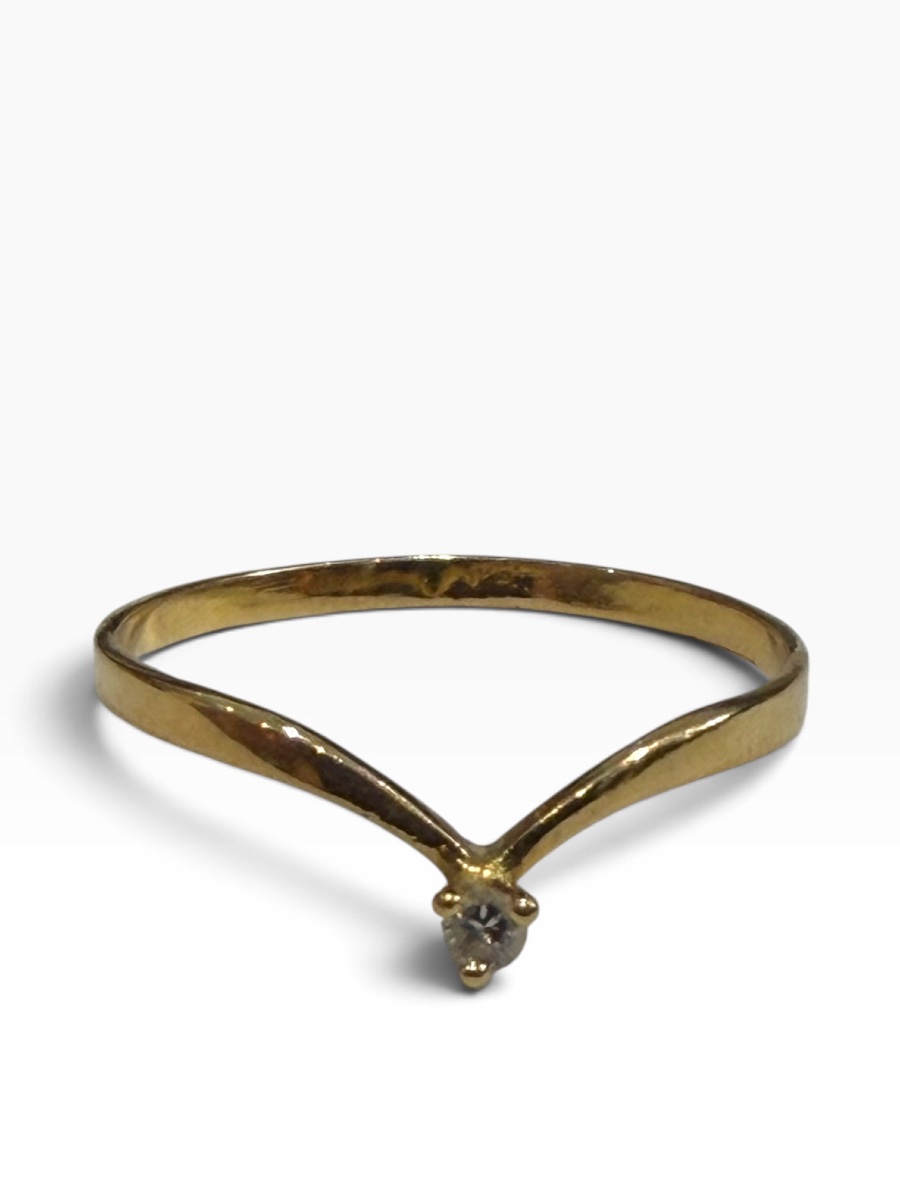 Yellow Gold Solitaire Ring With Chevron-cut Diamond -photo-1