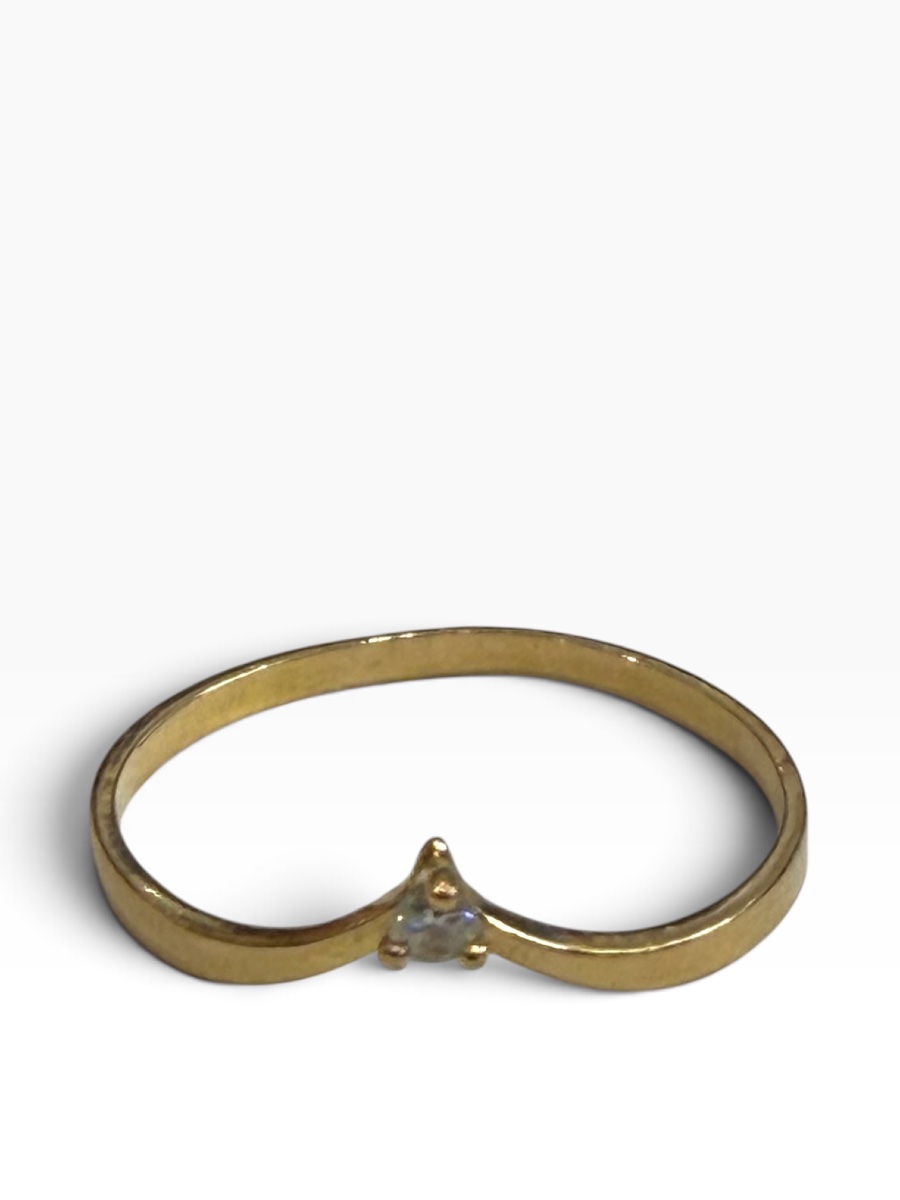 Yellow Gold Solitaire Ring With Chevron-cut Diamond -photo-7
