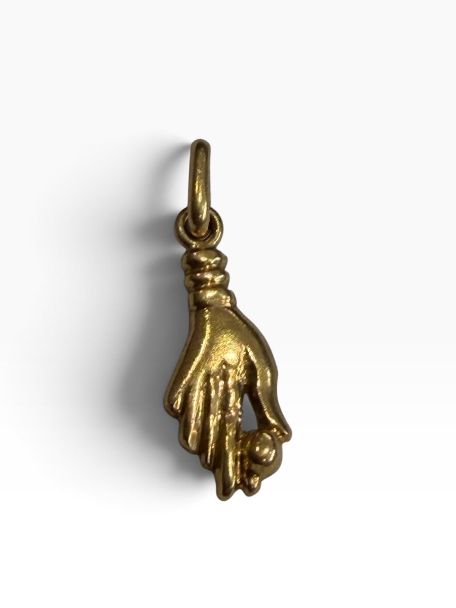 Gold Lucky Hand Pendant-photo-2
