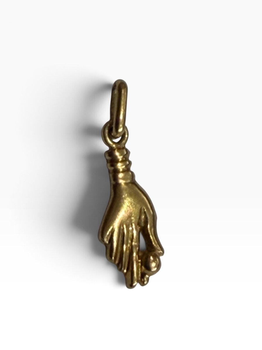 Gold Lucky Hand Pendant-photo-2