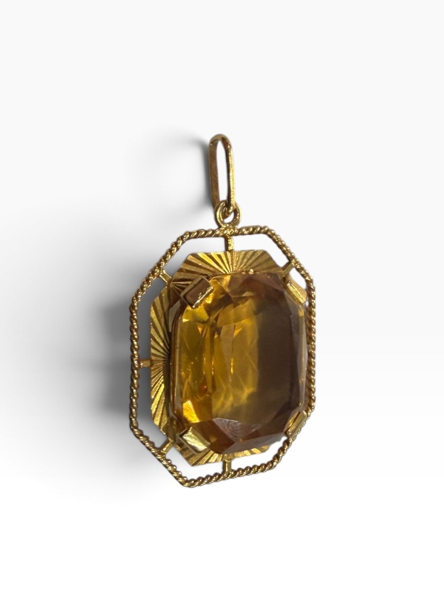 Large Octagonal Topaz And Gold Pendant-photo-1