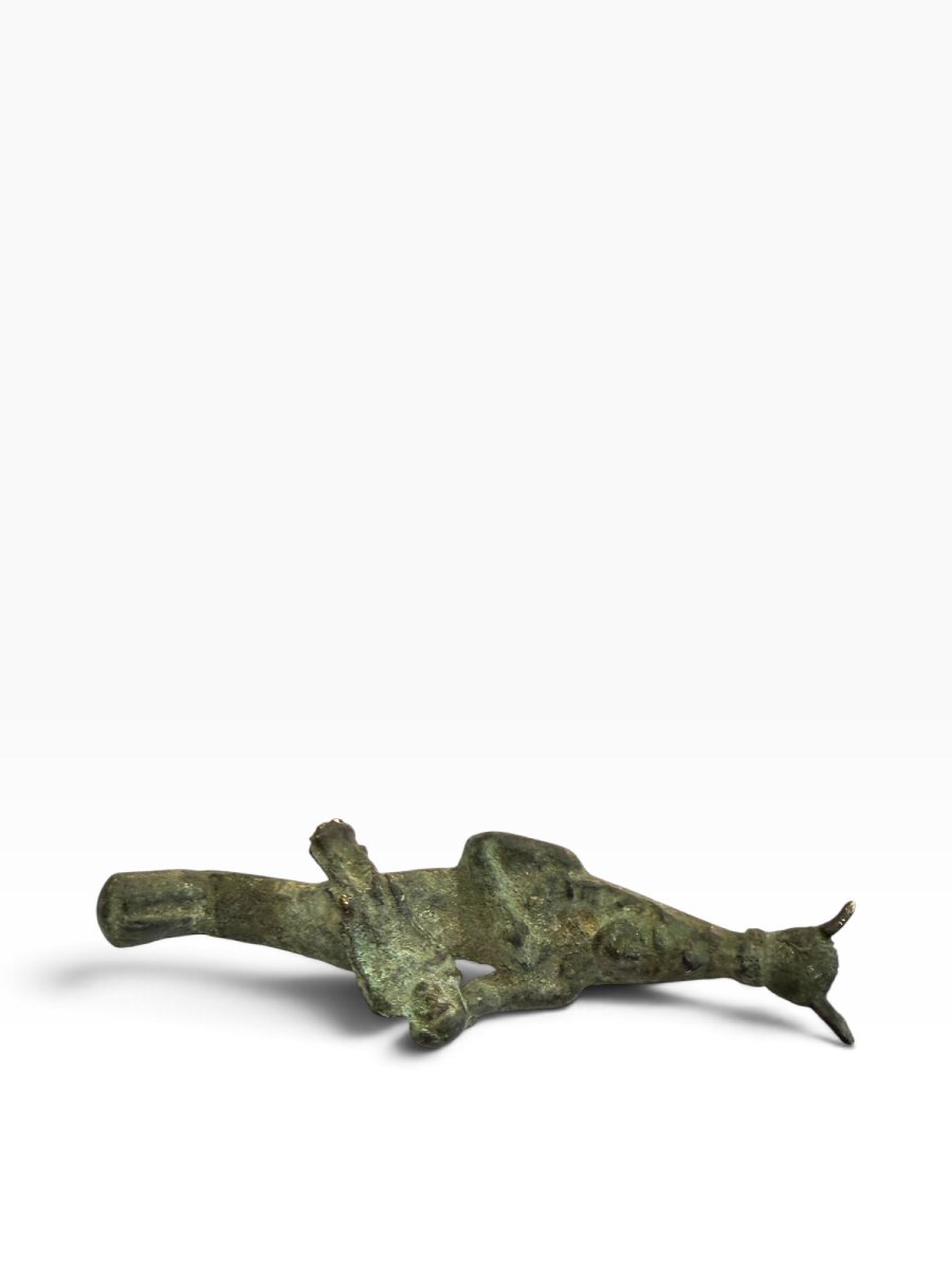 Bronze Amulet Depicting Isis Nursing Horus-photo-3