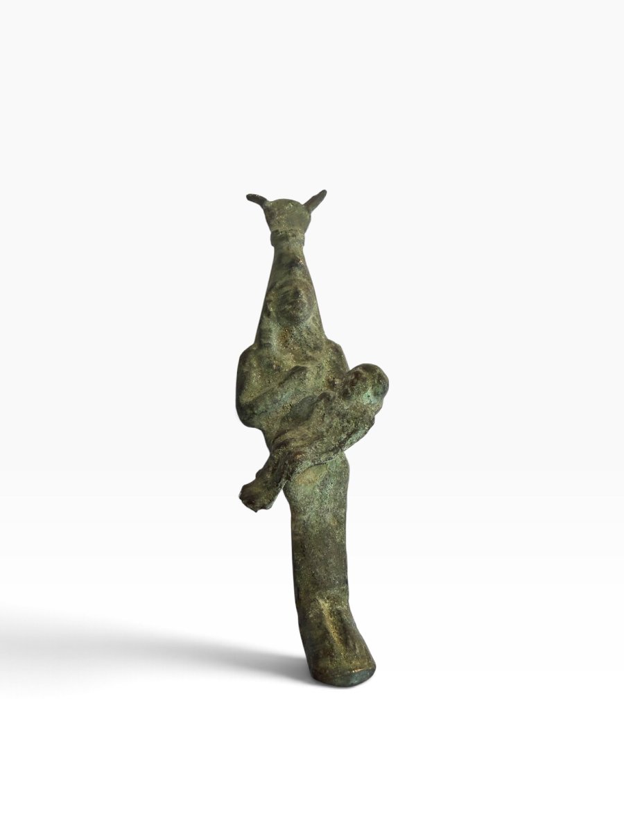 Bronze Amulet Depicting Isis Nursing Horus-photo-2