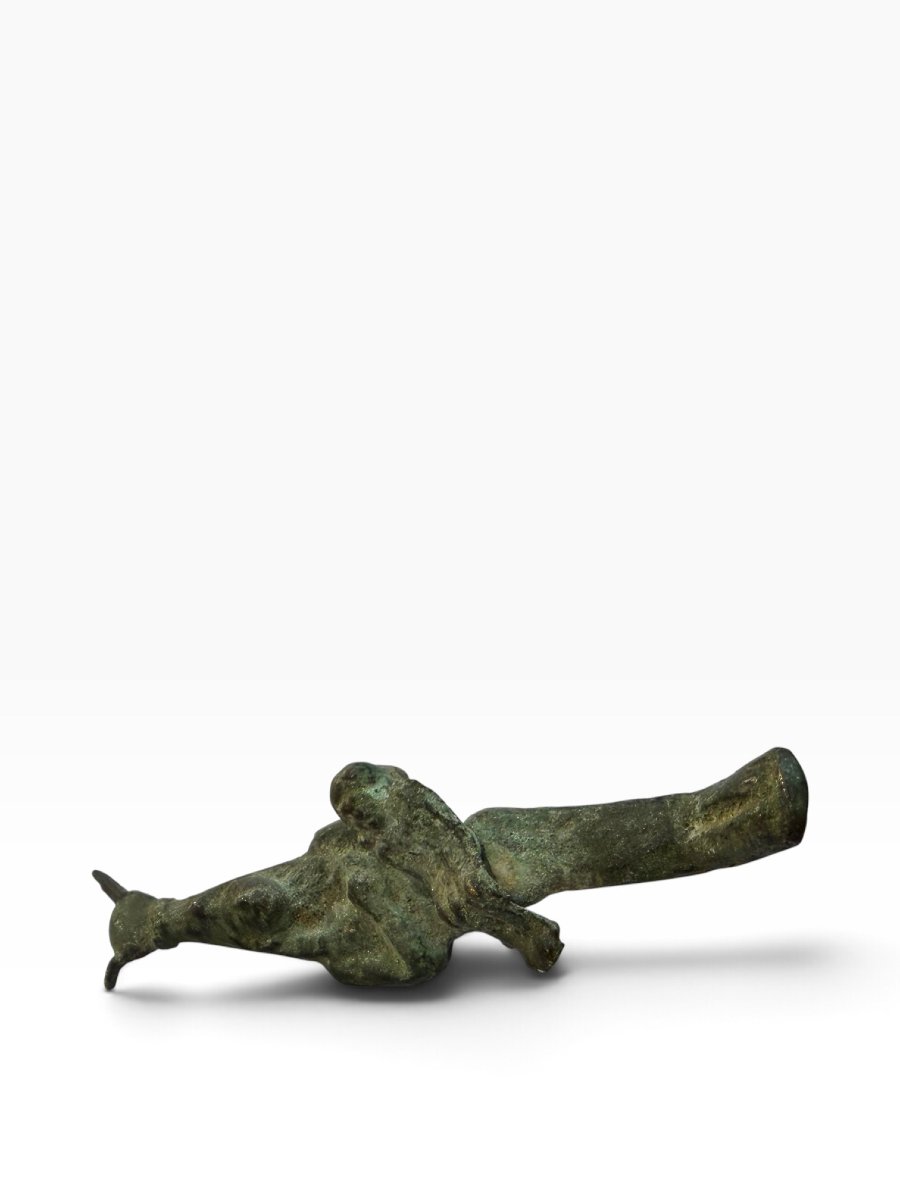 Bronze Amulet Depicting Isis Nursing Horus-photo-3