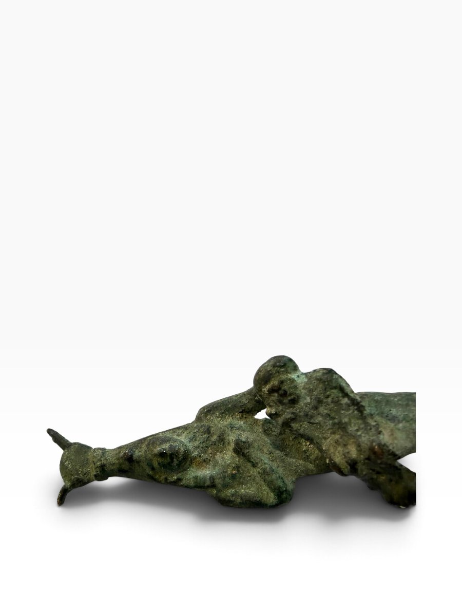 Bronze Amulet Depicting Isis Nursing Horus-photo-4