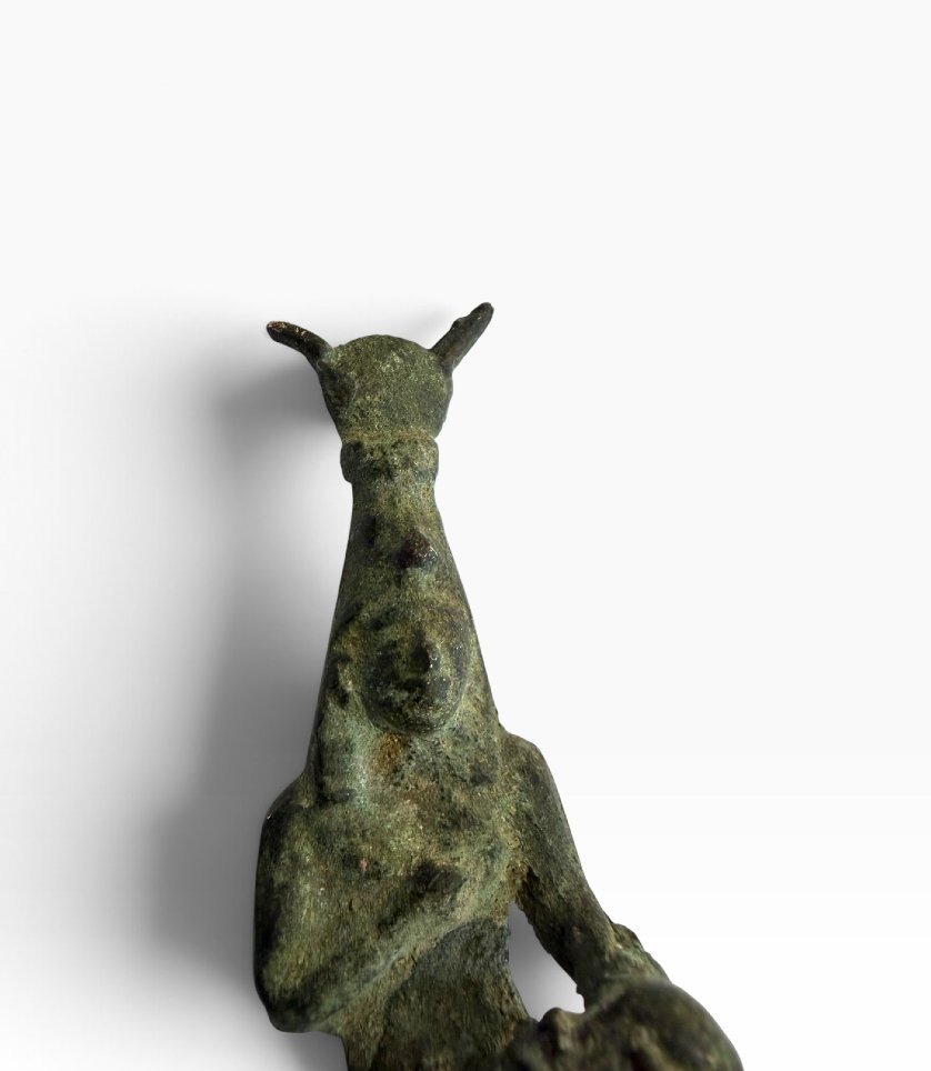 Bronze Amulet Depicting Isis Nursing Horus-photo-6