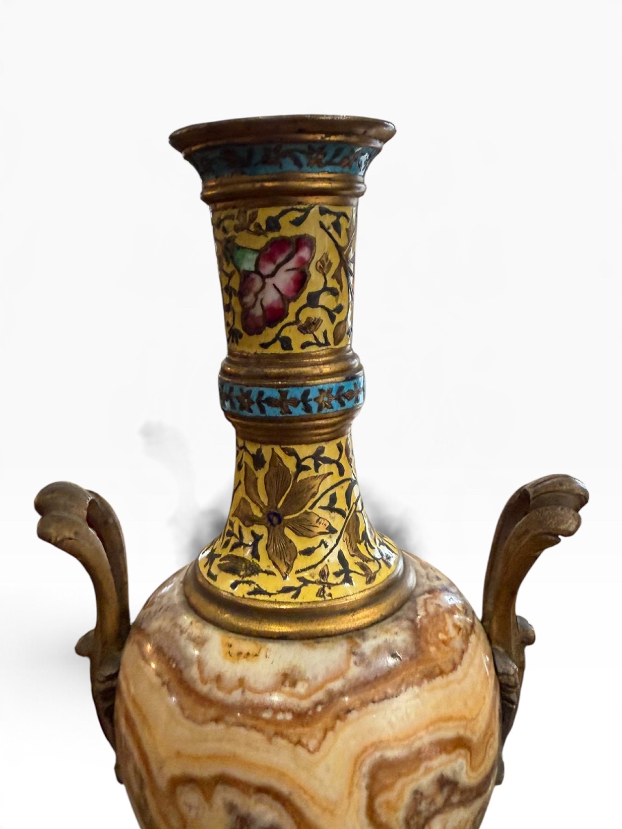 Paire de vase Napoléon III onyx et émaux chantournés-photo-3