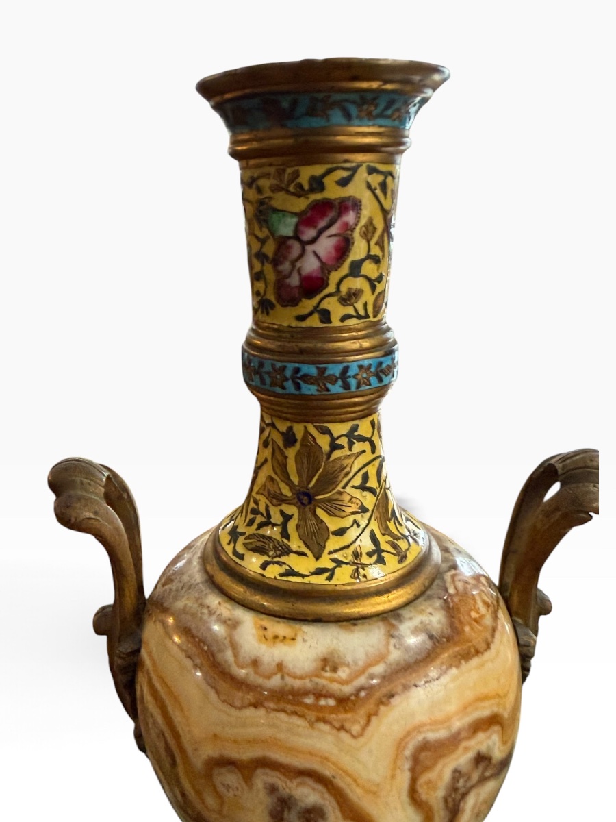 Paire de vase Napoléon III onyx et émaux chantournés-photo-4