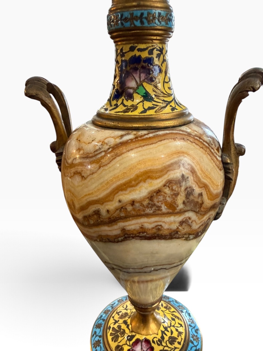 Paire de vase Napoléon III onyx et émaux chantournés-photo-5