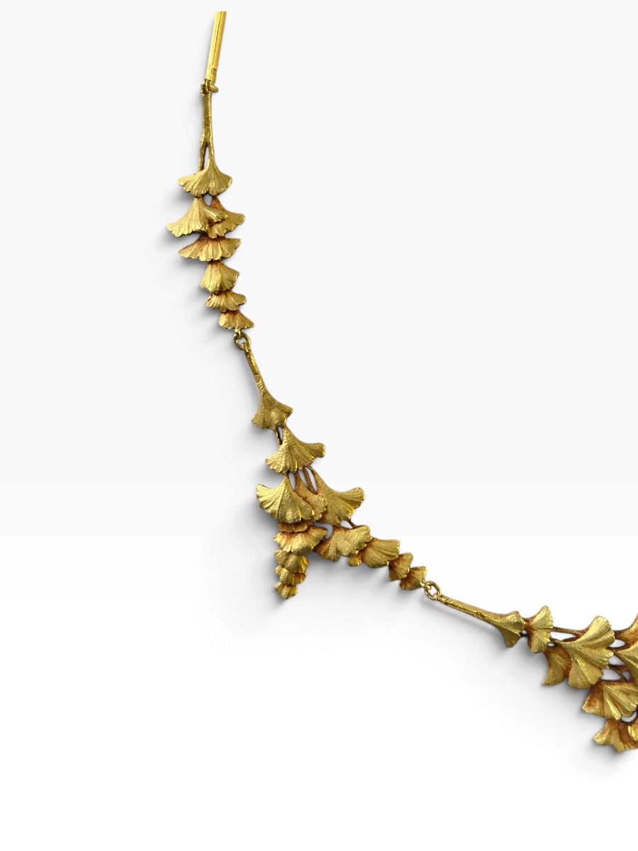Collier draperie or motif gingko-photo-1